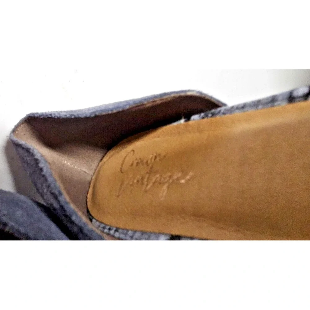 Crown Vintage suede upper